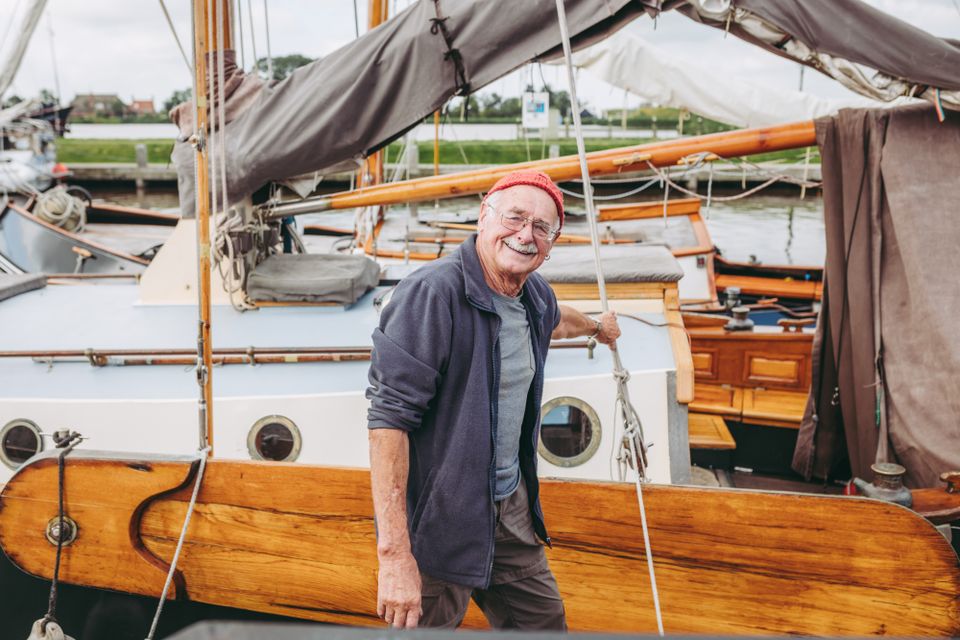 schipper in de haven van Zoutkamp