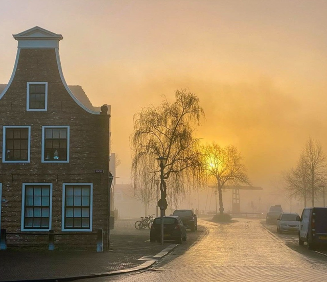 Winterse foto van de huizen in Sneek