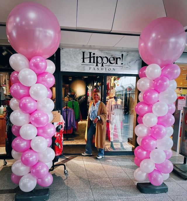Hipper Fashion Voorkant met eigenares