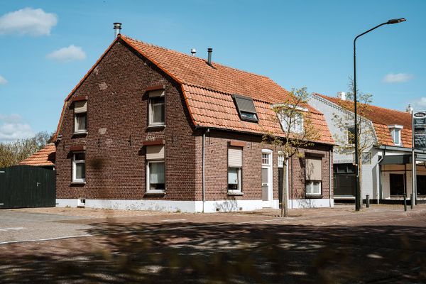 vrijstaande woning in een normale straat