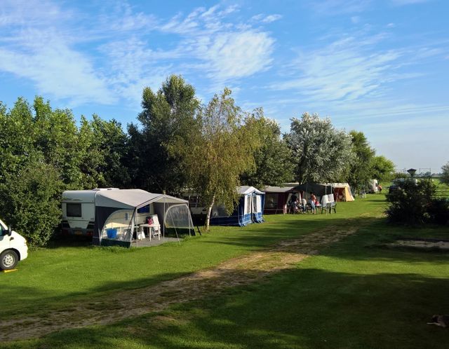 Kampeerplekken bij Camping Weidevogelzicht