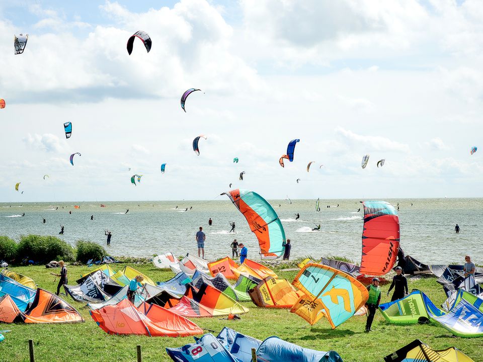 Kitesurfen in Mirns - Skydrone Sloten