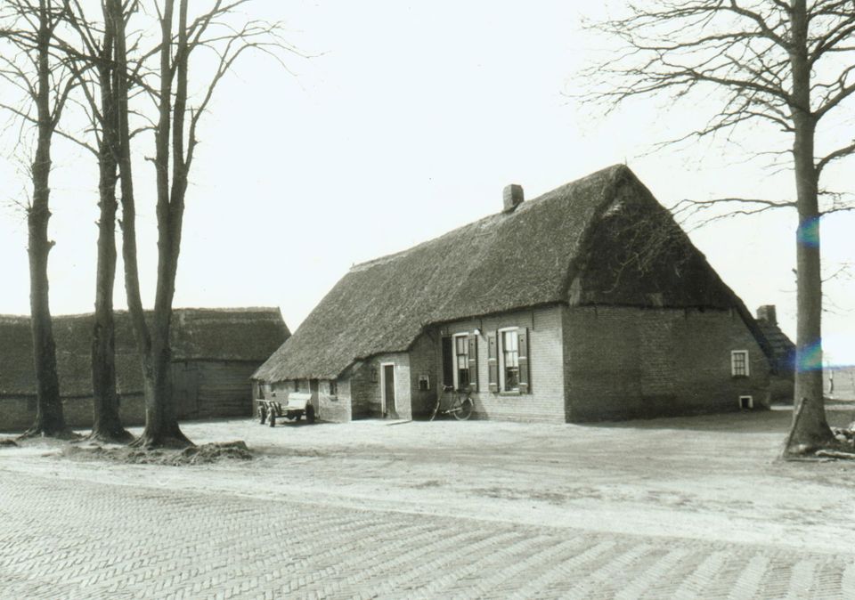 Boerderij met schuur, Spier 11 te Spier