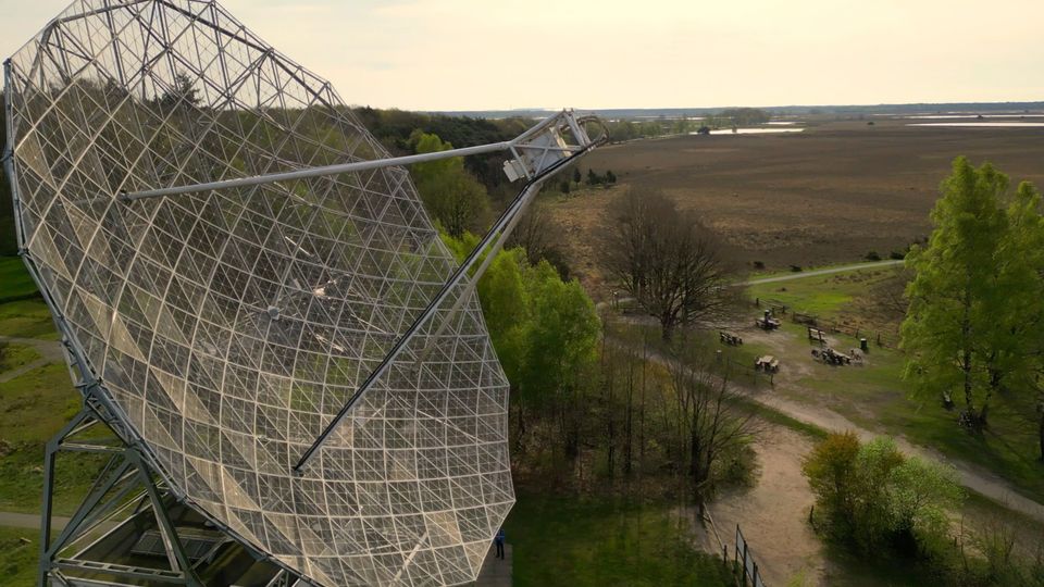 Drone-foto van de Dwingeloo telescoop