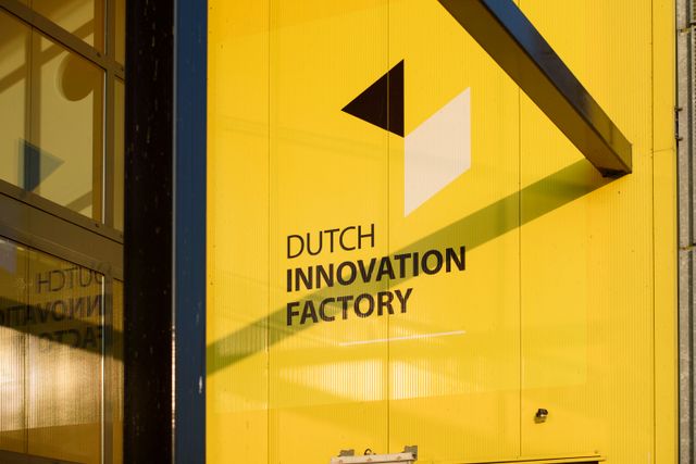 Foto van het logo van de Dutch Innovation Factory