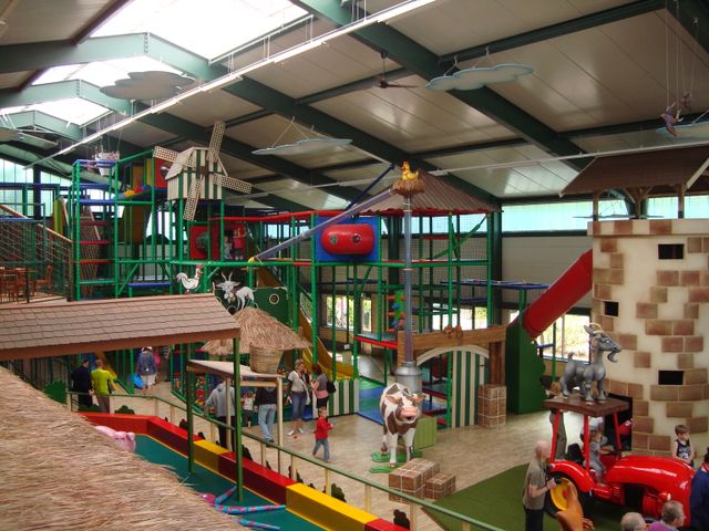 Indoor speelhal Haasje Over op Recreatiepark 't Haasje.