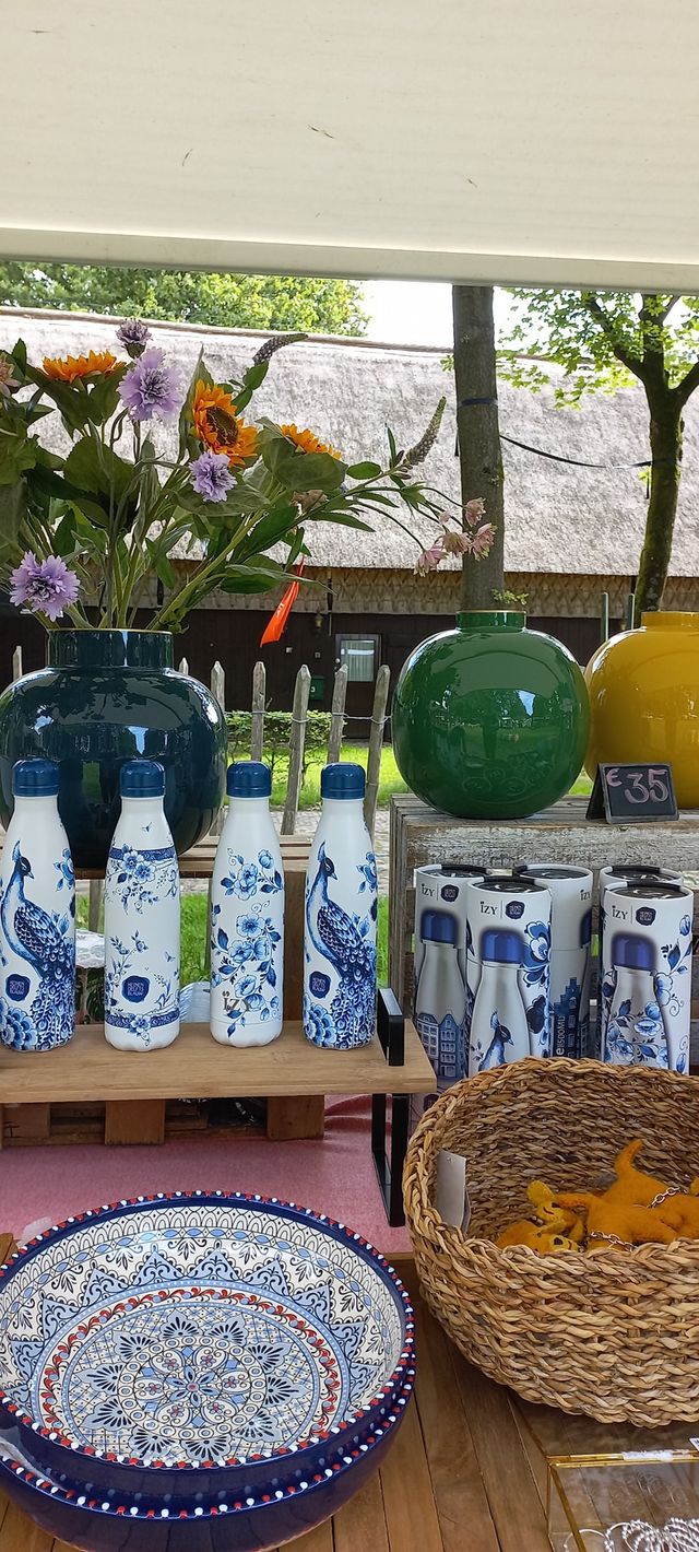 Gevarieerde markt in Orvelte