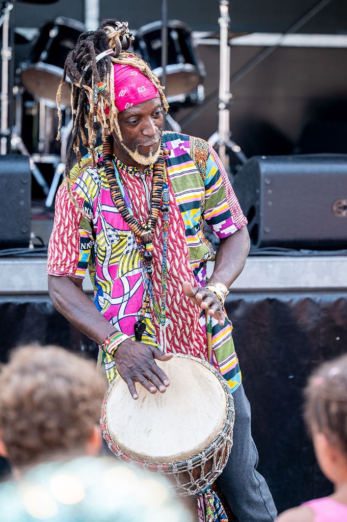 Spelen met cultuur: Drummen met Alias (1-4 jaar)
