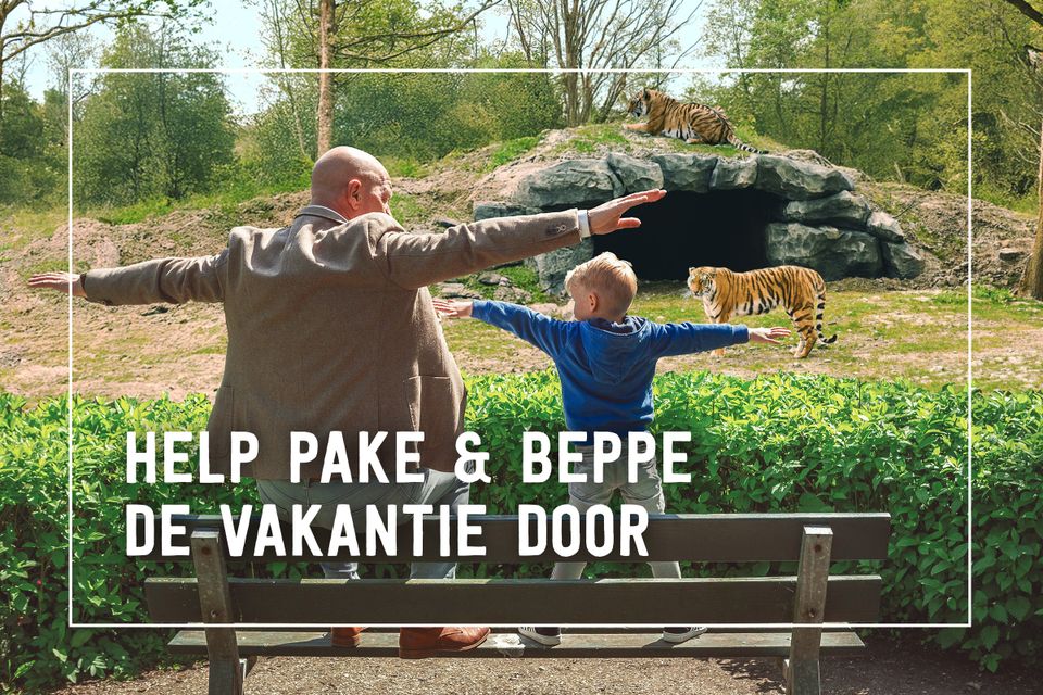 Pake op bankje met kleinzoon in AquaZoo Leeuwarden bij de tijgers