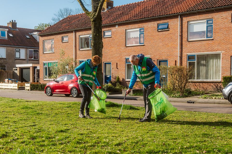De wijk schoonhouden in Zierikzee op Schouwen-Duiveland