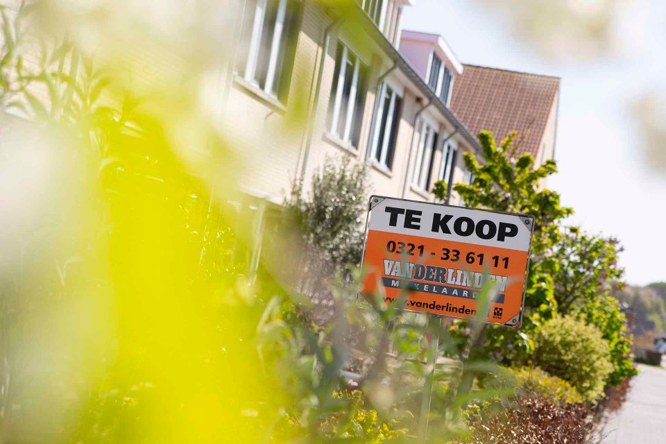 Huizen te koop in Dronten via erkende makelaars.