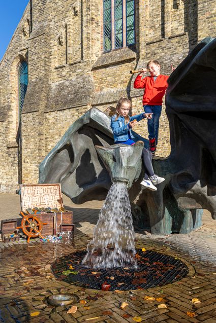 Kinderen in bolsward aan het spelen