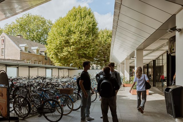 Maastricht University innercity library students