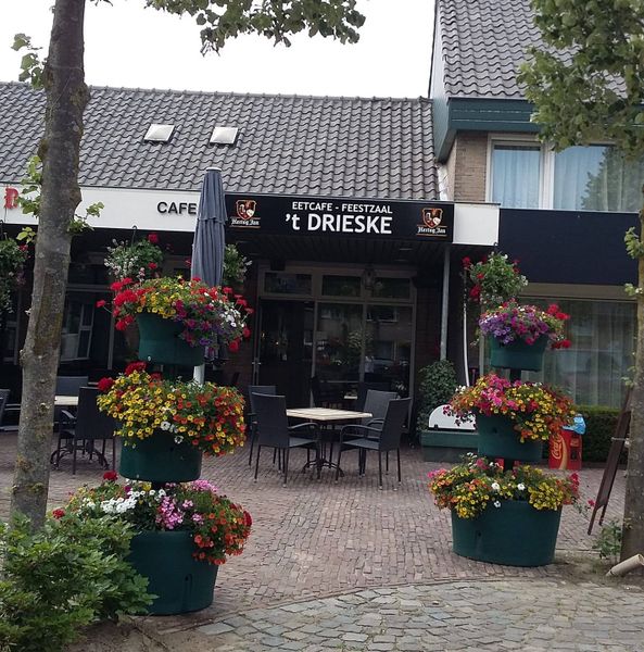 Café, zaal, terras, cafetaria