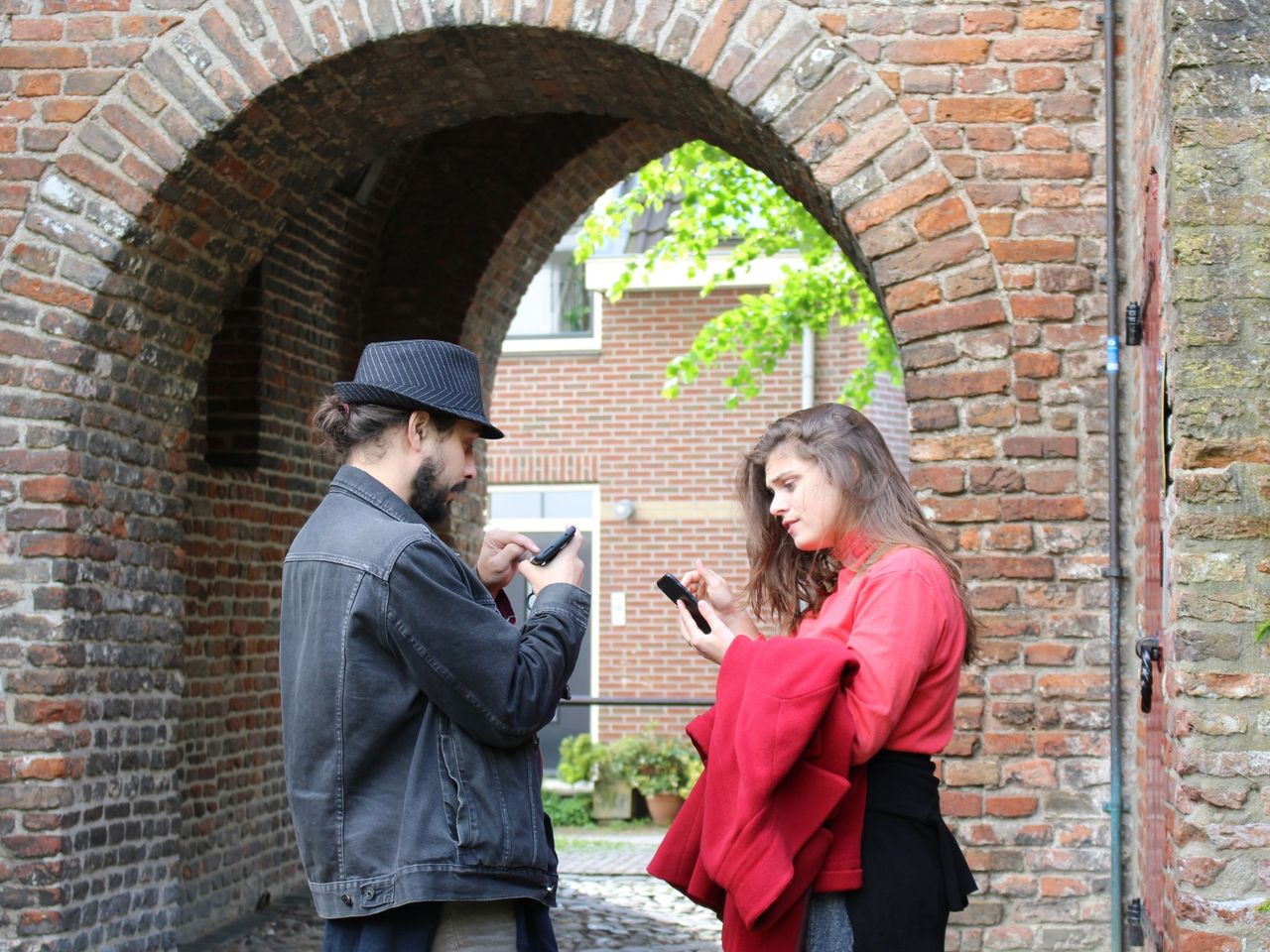 Spelers lossen uitdaging op van de Qugato citygame City Detective