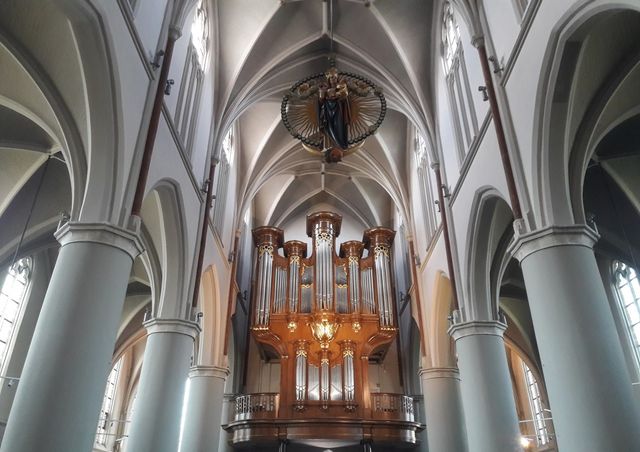 Willibrorduskerk Deurne - Orgel en Marianum