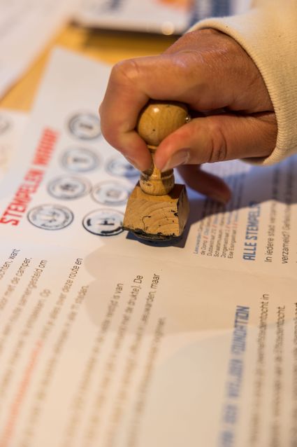 Stempelen tijdens de camperelfstedentocht