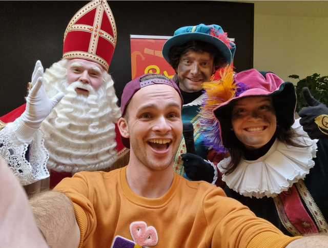 Sint & Friends