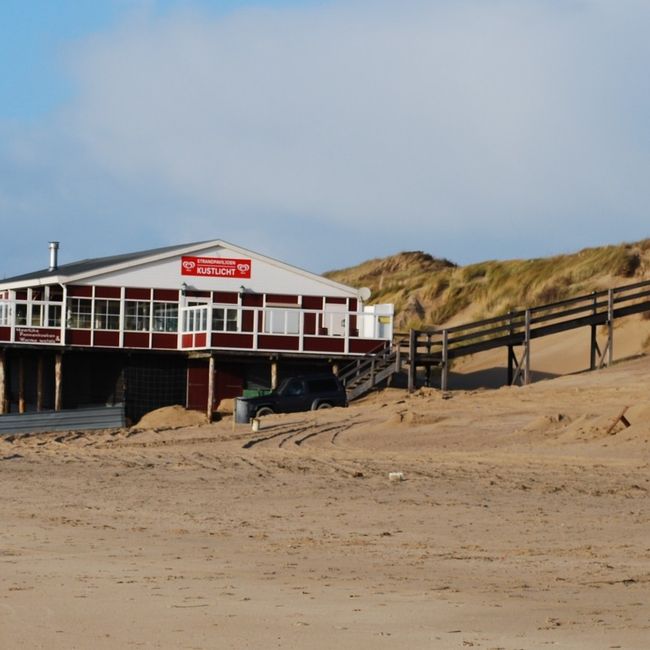 Strandpaviljoen de Strandzot, Netherlands, Zoutelande beach bar with view at the sea
