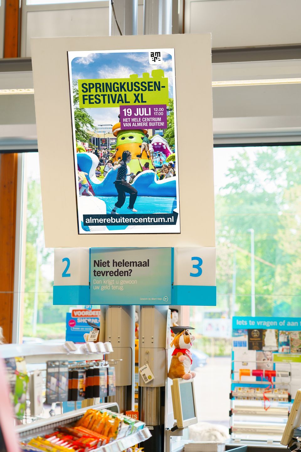 Adverteren boven kassa's Almere