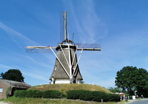 Molen de Duif fietsers