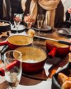 Savooise kaasfondue bij Le Freti in Annecy, Frankrijk