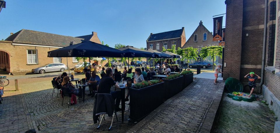Terras broeder Everardusplein