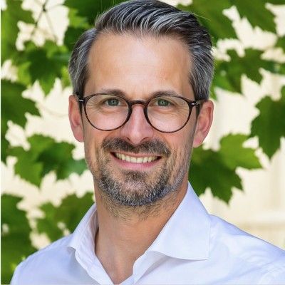 Portretfoto van Thijs de Groot.