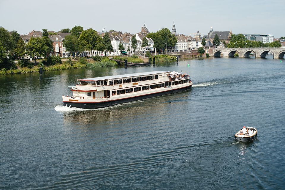 Maas Maastricht boat Stiphout sailing
