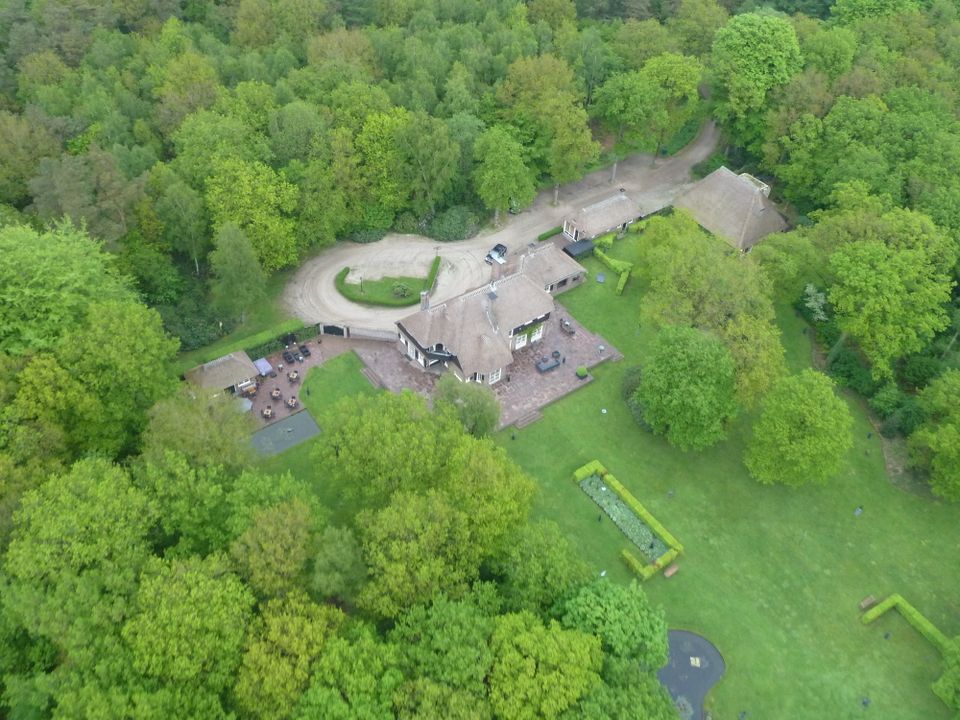 Luchtfoto Landgoed Hiemstrastate galerie Wildevuur