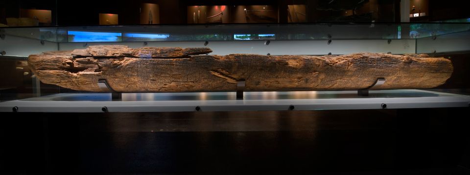 Prähistorisches Holzkanu namens das Kanu von Pesse.