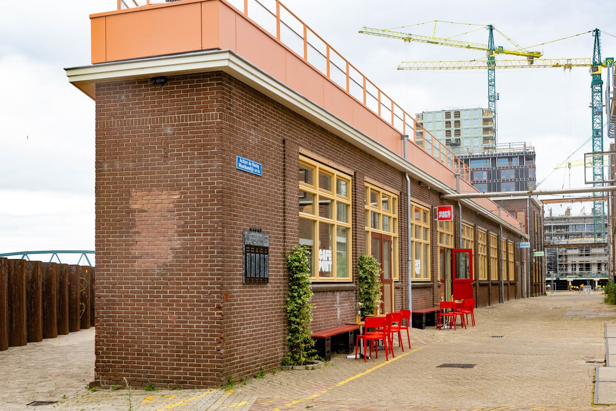 Café Punt, Waalbandijk 14 (Honigcomplex, BLIK)