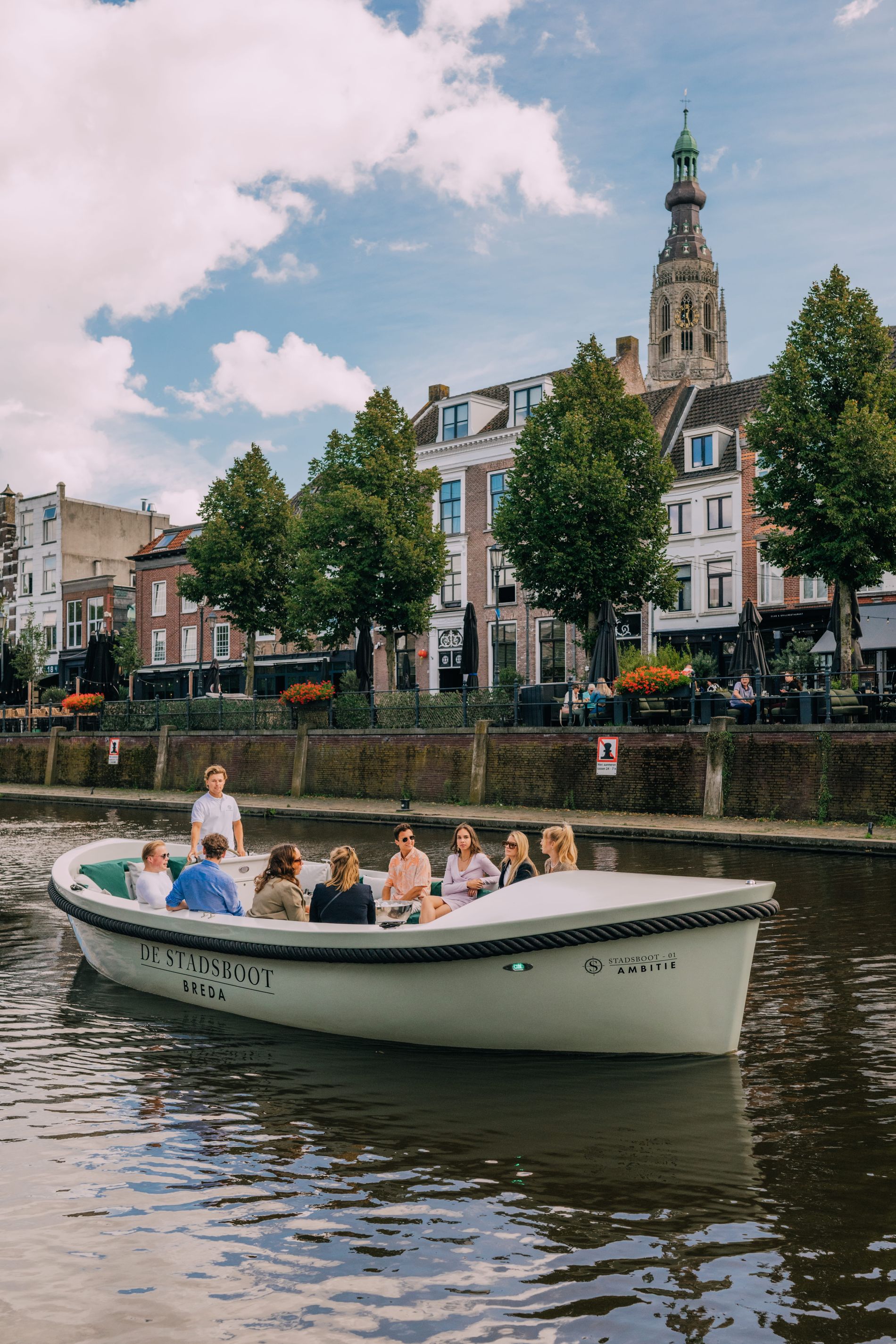 Bootje varen in Breda met De Stadsboot door de singels