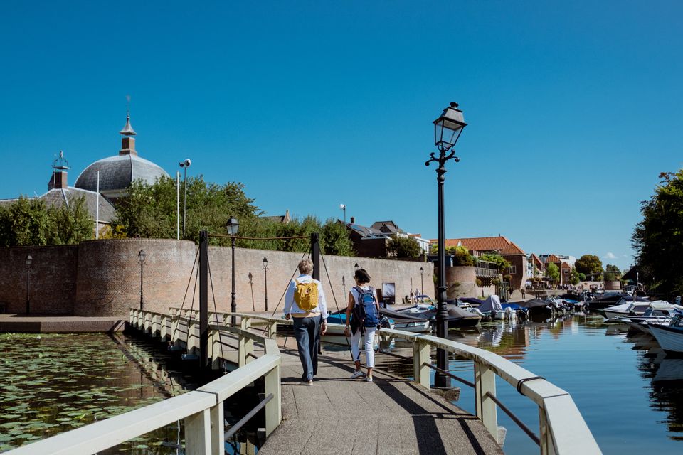 Foto van wandelaars in Leerdam