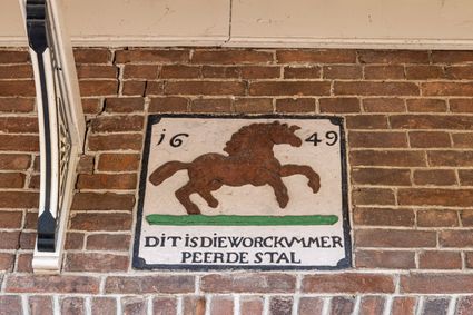 Workumer peerdestal