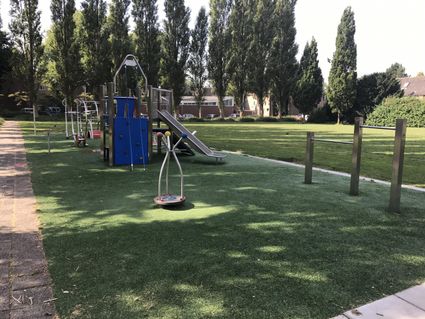 Foto van de speeltuin aan de straat Marsmanhove in de wijk Buytenwegh in Zoetermeer.