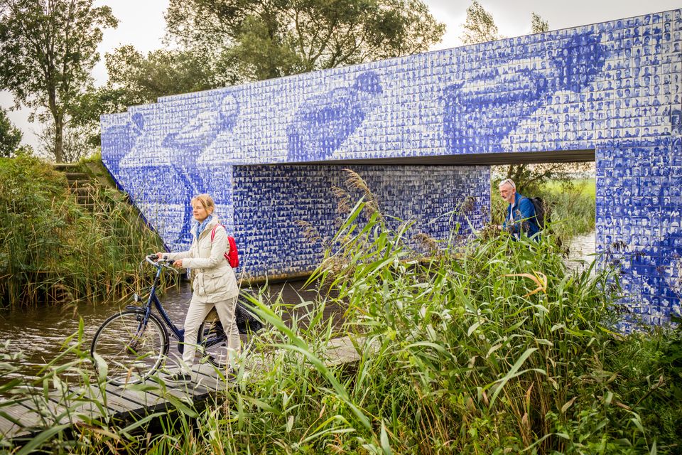Tegeltjesbrug met fietsers.
