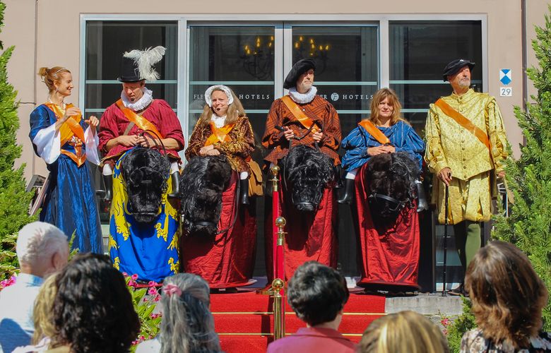 De Nassaus op het bordes van hun paleis in Leeuwarden