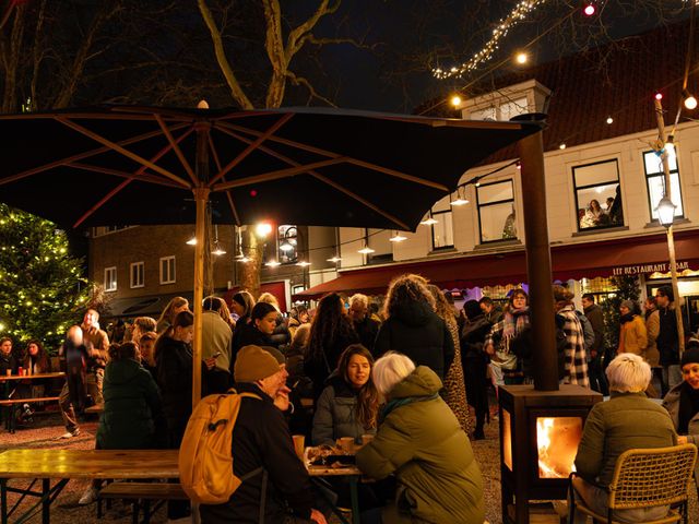 Het doelenplein in Delft tijdens Lichtjesavond