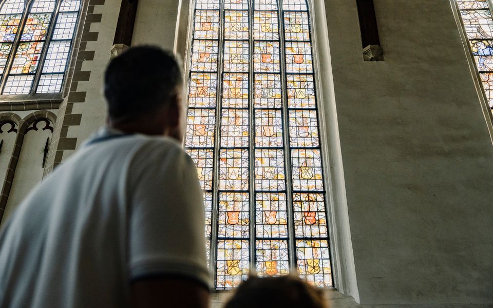 Glas in loods bij de Grote Kerk Edam