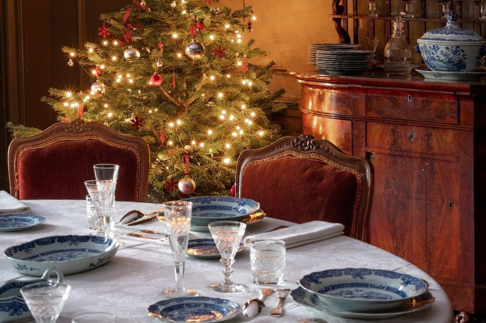 Eetkamer in kerstsferen in Slot Zuylen