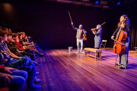 Bert Vos en The Klezmer Society: Anna is er nog (9+)