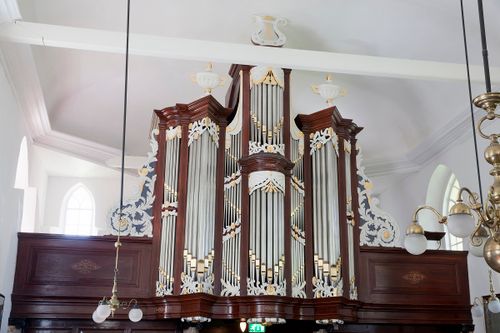 Foto Van Oeckelenorgel: Jelte Oosterhuis; foto organist: eigen foto