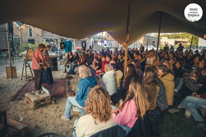 Buiten Special | Music Around The Fireplace