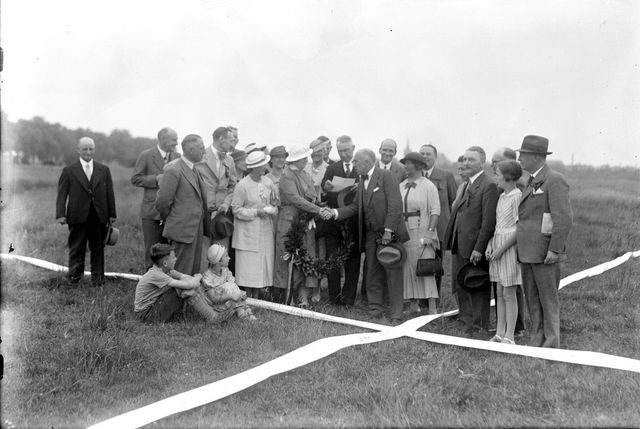 De 25-jarige herdenking dat Henri Bakker de eerste vluchten van de Pettelaar ondernam.