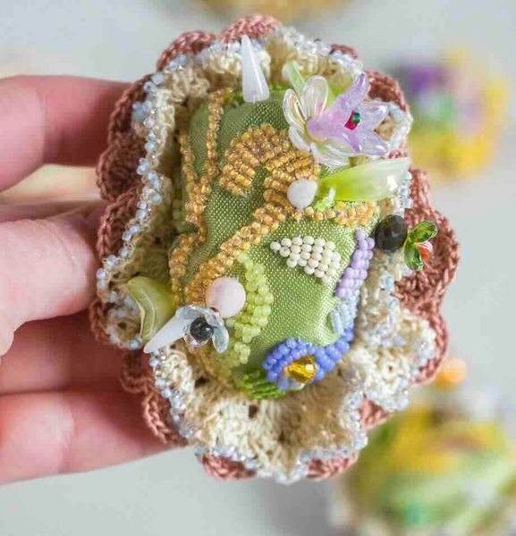Rasa beads embroidery workshop at Luna Nguyen Atelier Almere Stad