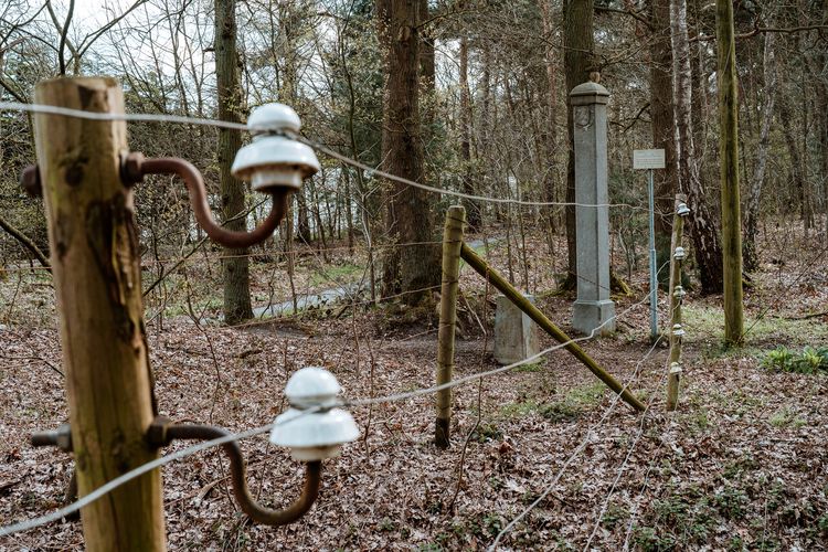 grensovergang met prikkeldraad
