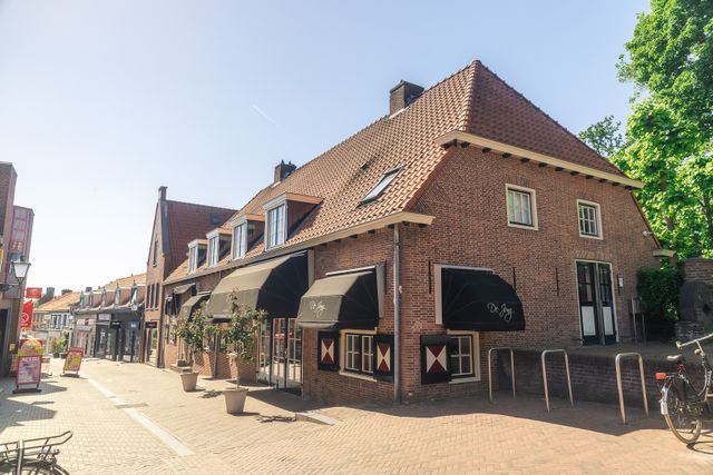 Gebouw in het dorpskern van Rhenen aan De Utrechtse Heuvelrug