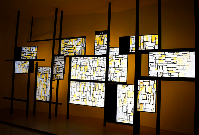 Mondriaanhuis met video-installatie