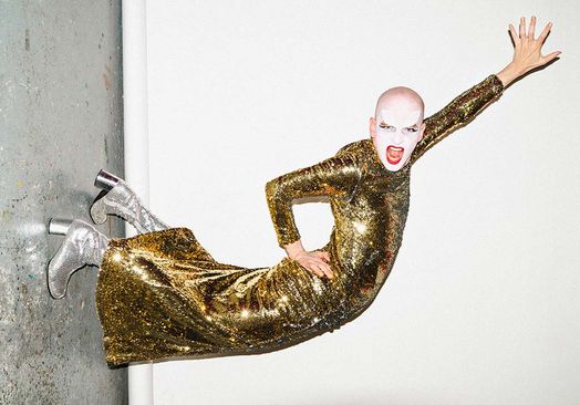 Kikker Stelt Voor: Drag Me (2) RoXY